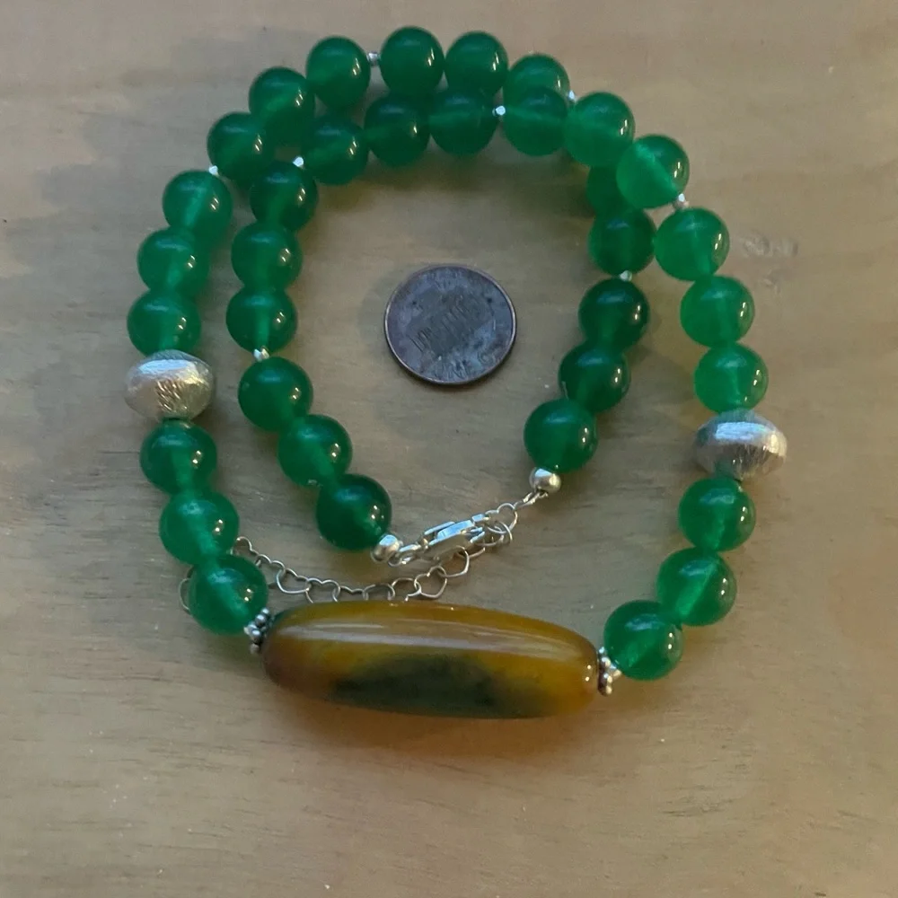Jade, Tibetan Sky Eyed Agate dZi bead, and Sterling Silver necklace - Picture 3 of 4